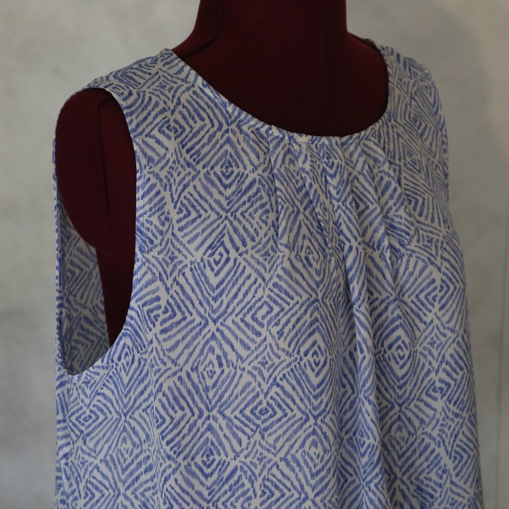 Liz Claiborne Blue/White Line Patterned Blouse